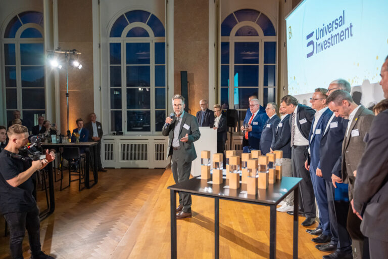 1 - JRF_BA_Social_Media-10